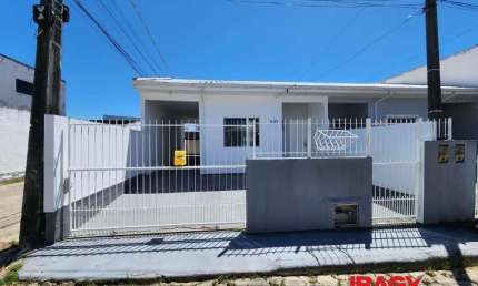 Casa com 2 quartos para alugar na Afonso Popenga, 2015, Aririu, Palhoça, 60 m2 por R$ 1.700