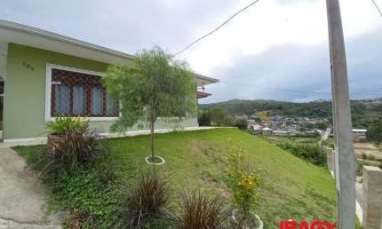 Casa com 3 quartos para alugar na Santina S. Miranda, 198, Colônia Santana, São José, 95 m2 por R$ 2.700