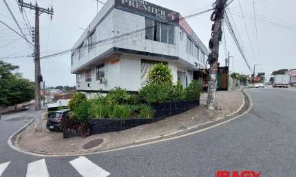 Ponto comercial com 1 sala para alugar na Rua Frederico Afonso, 4233, Ponta de Baixo, São José, 34 m2 por R$ 1.000