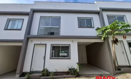 Excelente Casa 3 dormitório(s) em Campeche - Florianópolis
