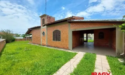 Excelente Casa 3 dormitório(s) em Canasvieiras - Florianópolis