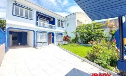 Excelente Casa 5 dormitório(s) em Canto - Florianópolis