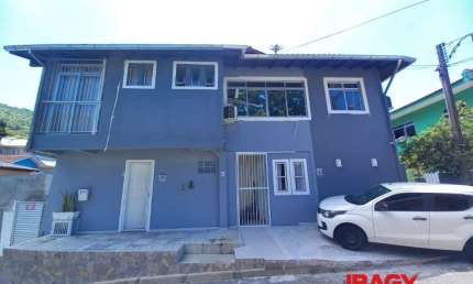 Apartamento com 2 quartos para alugar na Servidão Ruth Bastos de Oliveira, 84, Lagoa da Conceição, Florianópolis por R$ 4.200