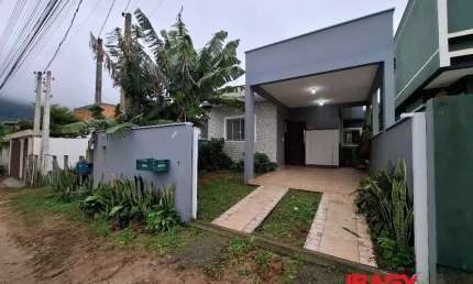 Casa com 2 quartos para alugar na Servidão dos Curumins, 25, São João do Rio Vermelho, Florianópolis, 85 m2 por R$ 3.190