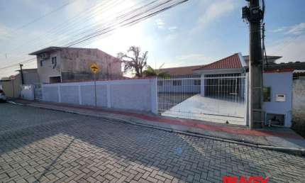 Casa com 3 quartos para alugar na Rua Arcanjo Cunha, 205, Nova Palhoça, Palhoça, 140 m2 por R$ 3.000
