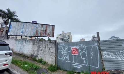 Terreno comercial para alugar na Rua Santo Antônio, 320, Barreiros, São José, 2472 m2 por R$ 4.000