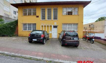 Apartamento com 2 quartos para alugar na Rua Almirante Dorval Melchíades de Souza, 589, Centro, Florianópolis, 56 m2 por R$ 1.900