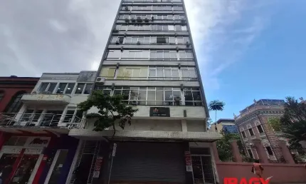 Sala comercial com 3 salas para alugar na Rua Arcipreste Paiva, 153, Centro, Florianópolis, 66 m2 por R$ 1.300