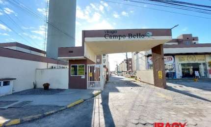 Apartamento com 2 quartos para alugar na Rua Homero de Miranda Gomes, 829, Fundos, Biguaçu, 45 m2 por R$ 1.300