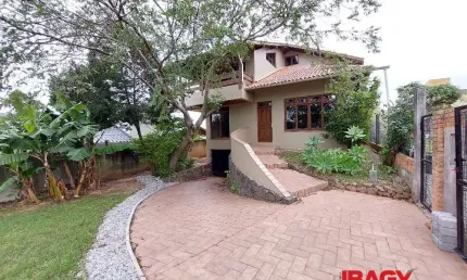 Casa com 3 quartos para alugar na Rua Pau de Canela, 1464, Campeche, Florianópolis, 250 m2 por R$ 14.000
