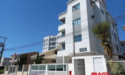 Apartamento com 2 quartos para alugar na Rua Veneza, 153, Passa Vinte, Palhoça, 64 m2 por R$ 2.700