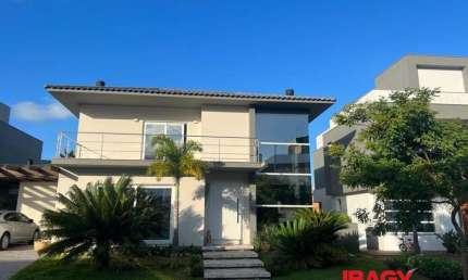 Casa em condomínio fechado com 4 quartos para alugar na Rodovia Doutor Antônio Luiz Moura Gonzaga, 3800, Rio Tavares, Florianópolis, 340 m2 por R$ 19.000
