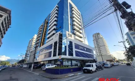 Sala comercial para alugar na Rua Joci José Martins, 325, Pagani, Palhoça