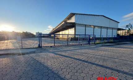 Barracão / Galpão / Depósito para alugar na Rua Sebastião Lara, 00, Universitários, Biguaçu, 3118 m2 por R$ 85.000