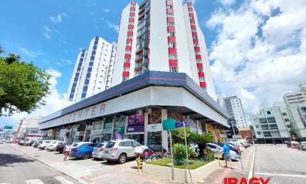 Ponto comercial para alugar na Rua Emerson Ferrari, 118, Kobrasol, São José