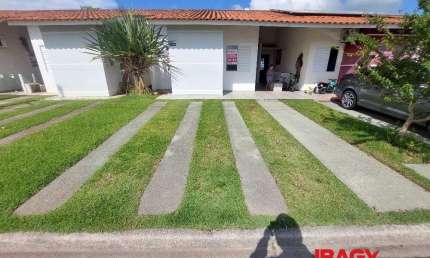 Casa em condomínio fechado com 3 quartos para alugar na Avenida Paulo Roberto Vidal, 1455, Bela Vista, Palhoça, 68 m2 por R$ 2.100