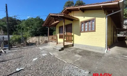Excelente Casa 3 dormitório(s) em Pantanal - Florianópolis