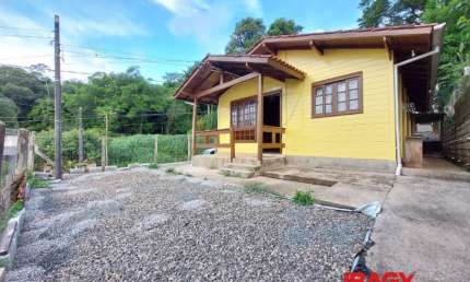 Excelente Casa 3 dormitório(s) em Pantanal - Florianópolis