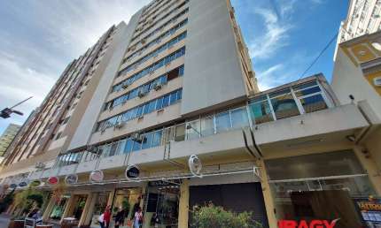 Apartamento com 3 quartos para alugar na Rua Vidal Ramos, 178, Centro, Florianópolis, 99 m2 por R$ 3.000
