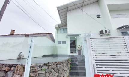 Apartamento com 2 quartos para alugar na Itapoa, 278, Itacorubi, Florianópolis, 76 m2 por R$ 4.400