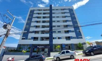 Excelente Apartamento 3 dormitório(s) em Capoeiras - Florianópolis