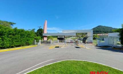 Casa em condomínio fechado com 2 quartos para alugar na Avenida Paulo Roberto Vidal, 1455, Bela Vista, Palhoça, 70 m2 por R$ 2.600