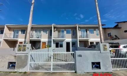 Excelente Casa 2 dormitório(s) em São Sebastião - Palhoça