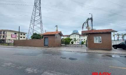 Excelente Apartamento 2 dormitório(s) em Centro - Palhoça
