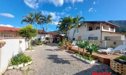 Excelente casa 3 dormitório(s) em praia de fora - palhoça