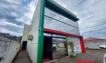 Barracão / Galpão / Depósito com 4 salas para alugar na Marcos Jorge Kreich, 436, Centro, Antônio Carlos, 770 m2 por R$ 10.000