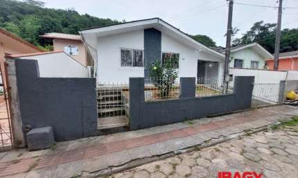 Excelente Casa 3 dormitório(s) em Forquilhinha - São José