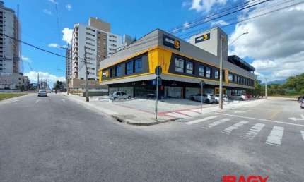 Ponto comercial com 1 sala para alugar na Avenida Atílio Pedro Pagani, 000, Pagani, Palhoça, 144 m2 por R$ 10.800