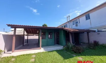 Excelente Casa 2 dormitório(s) em Campeche - Florianópolis