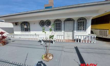Casa para alugar na FRANCISCO PEDRO CUNHA, 49, Kobrasol, São José, 400 m2 por R$ 7.500