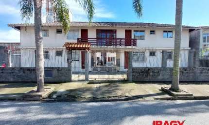 Kitnet / Stúdio para alugar na Rua Antônio Francisco Bastos, 16, Barreiros, São José, 24 m2 por R$ 1.400