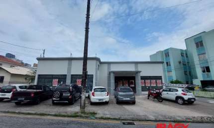 Ponto comercial com 1 sala para alugar na Rua Gentil Sandin, 34, Praia Comprida, São José, 204 m2 por R$ 7.000