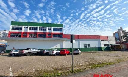 Prédio para alugar na Rua Ursulina Senna de Castro, 226, Estreito, Florianópolis, 5180 m2 por R$ 230.000