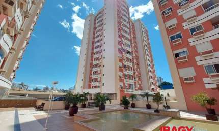Apartamento com 2 quartos para alugar na Rua Francisco Pedro Machado, 555, Barreiros, São José, 74 m2 por R$ 2.800