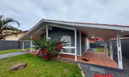 Casa com 3 quartos para alugar na Rua dos Coqueiros Verdes, 46, Cachoeira do Bom Jesus, Florianópolis, 160 m2 por R$ 5.600