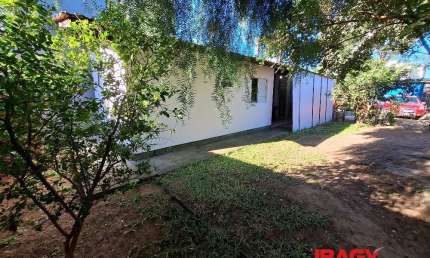 Casa com 1 quarto para alugar na Nilson Nelson Pereira, 209, Campeche, Florianópolis, 50 m2 por R$ 2.000