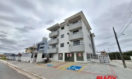 Apartamento com 3 quartos para alugar na Avenida Nelson Baltazar Schütz, 516, Aririu, Palhoça, 81 m2 por R$ 2.300