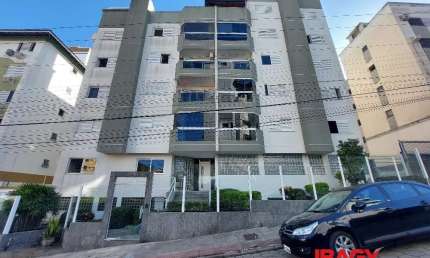 Excelente Apartamento 3 dormitório(s) em Abraão - Florianópolis