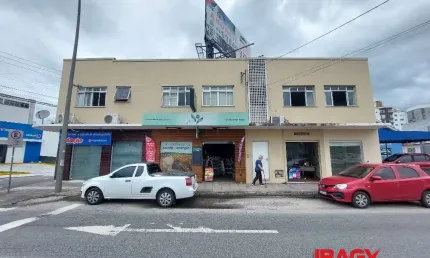 Ponto comercial com 1 sala para alugar na Avenida Leoberto Leal, 767, Barreiros, São José, 23 m2 por R$ 2.700