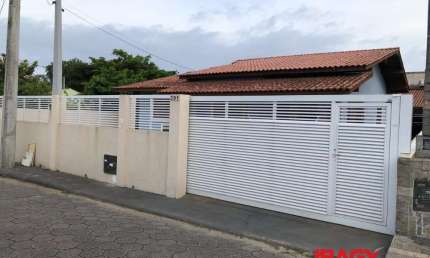 Casa com 3 quartos para alugar na Servidão Manoel Laureano dos Santos, 391, Ingleses do Rio Vermelho, Florianópolis, 180 m2 por R$ 7.500