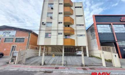 Apartamento com 2 quartos para alugar na Rua Abelardo Manoel Peixer, 21, Barreiros, São José, 47 m2 por R$ 2.300