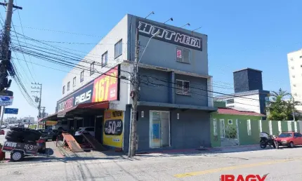 Sala comercial com 1 sala para alugar na Rua Célio Veiga, 165, Barreiros, São José, 45 m2 por R$ 800