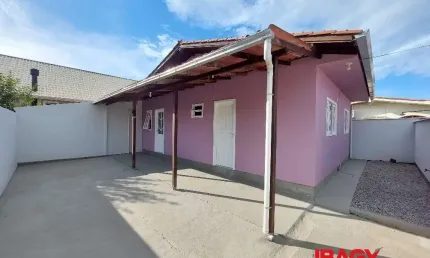 Excelente Casa 2 dormitório(s) em Morro das Pedras - Florianópolis