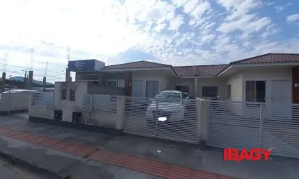 Excelente casa 2 dormitório(s) em bela vista - palhoça