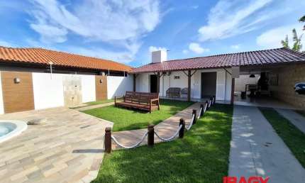 Casa com 3 quartos para alugar na Rua Ruth Pereira, 432, Ingleses, Florianópolis, 160 m2 por R$ 6.500