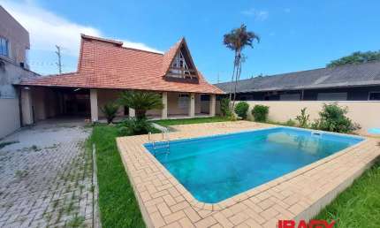 Casa com 4 quartos para alugar na Quimboas, 160, Morro das Pedras, Florianópolis, 200 m2 por R$ 7.000